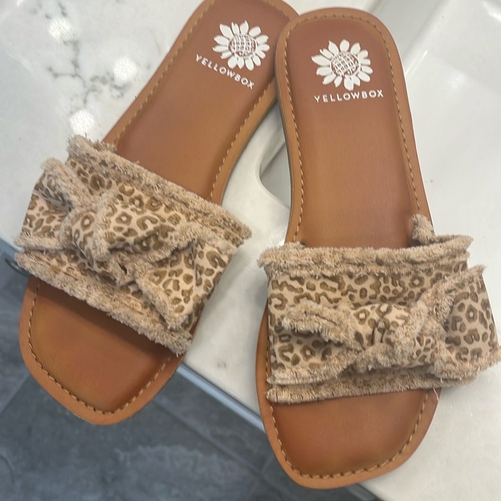 Brand new never worn super cute!